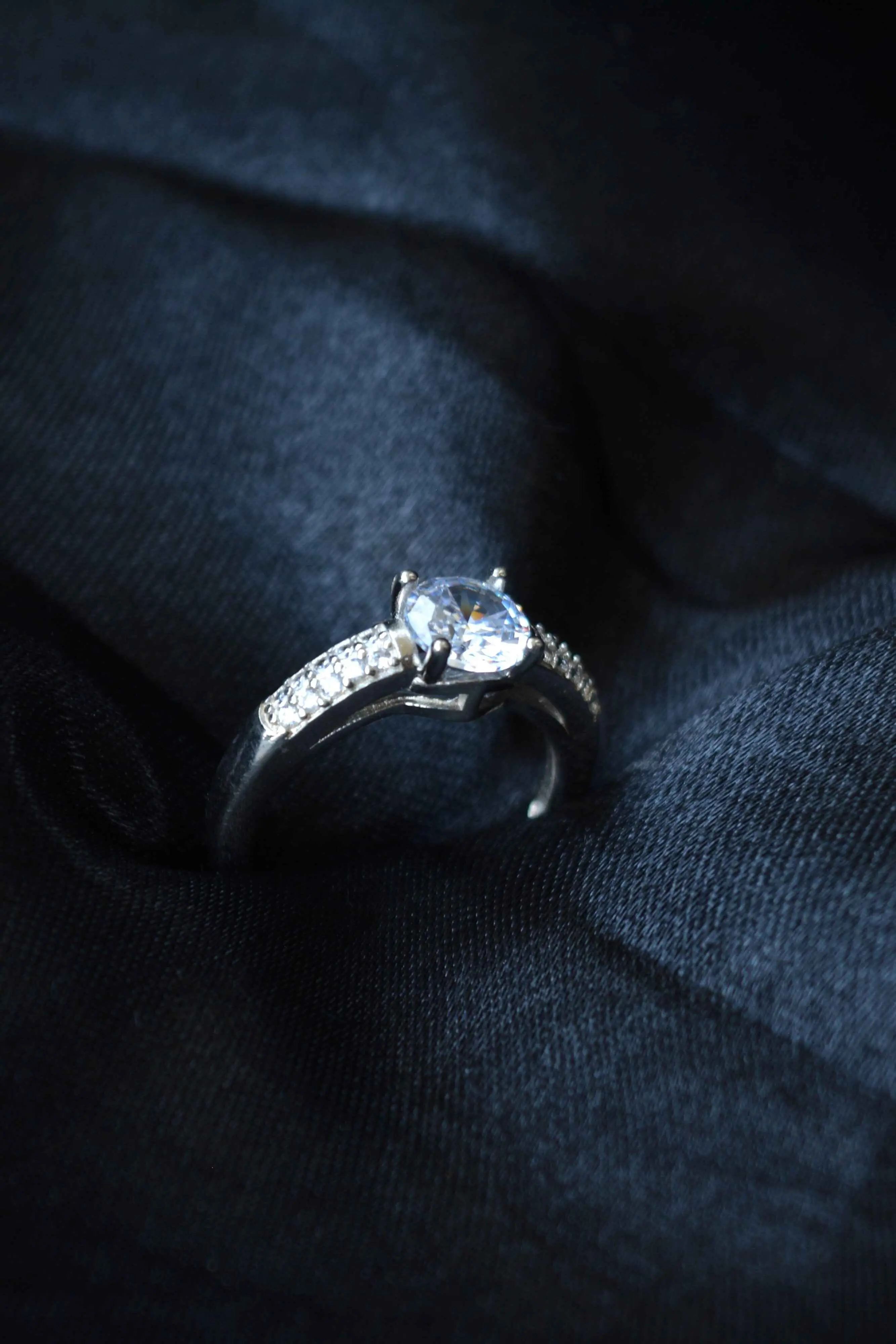 Silver Ritzy Stone Ring