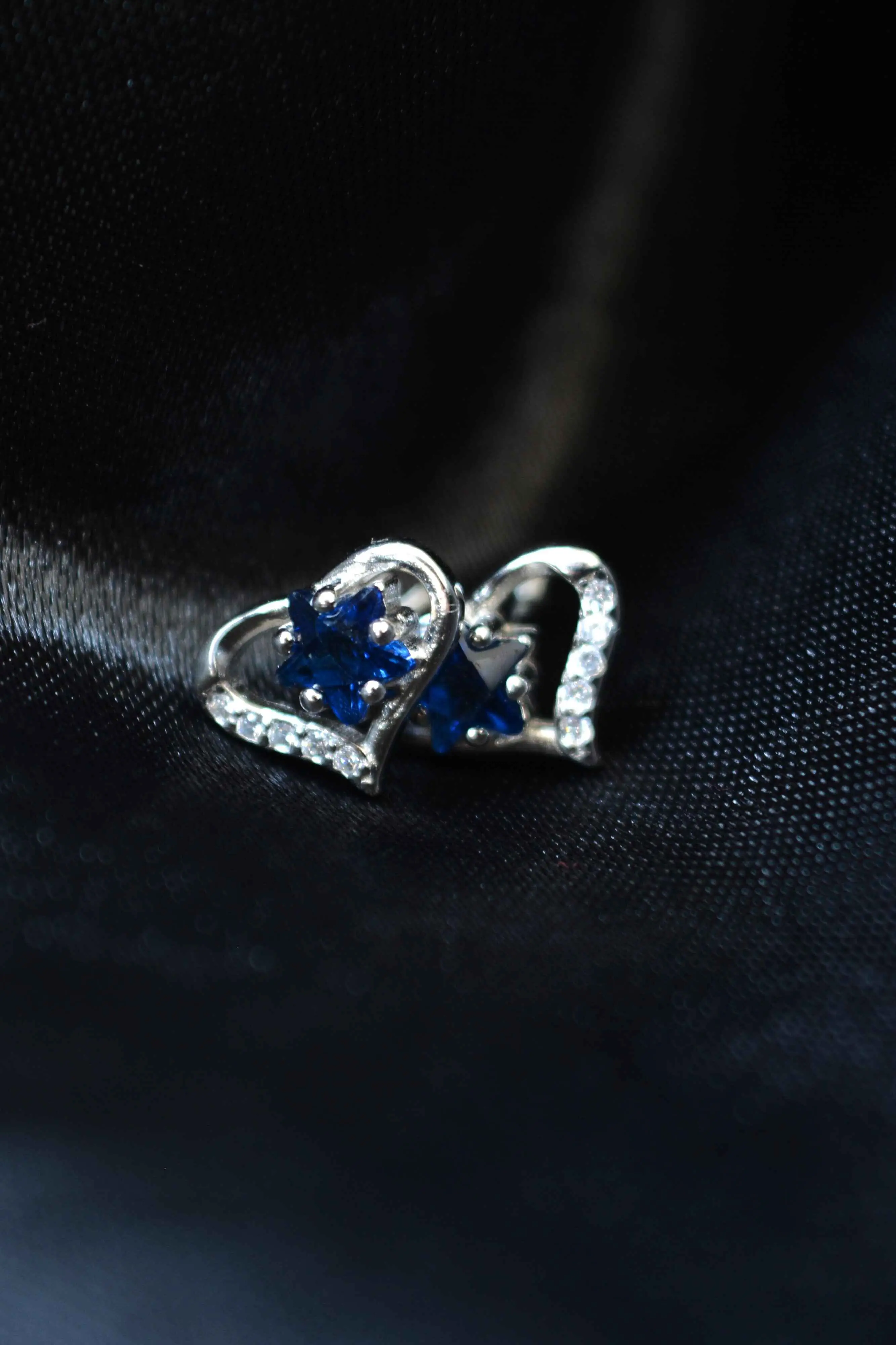 Silver Teal Blue Star Detailed Heart Stud Earrings