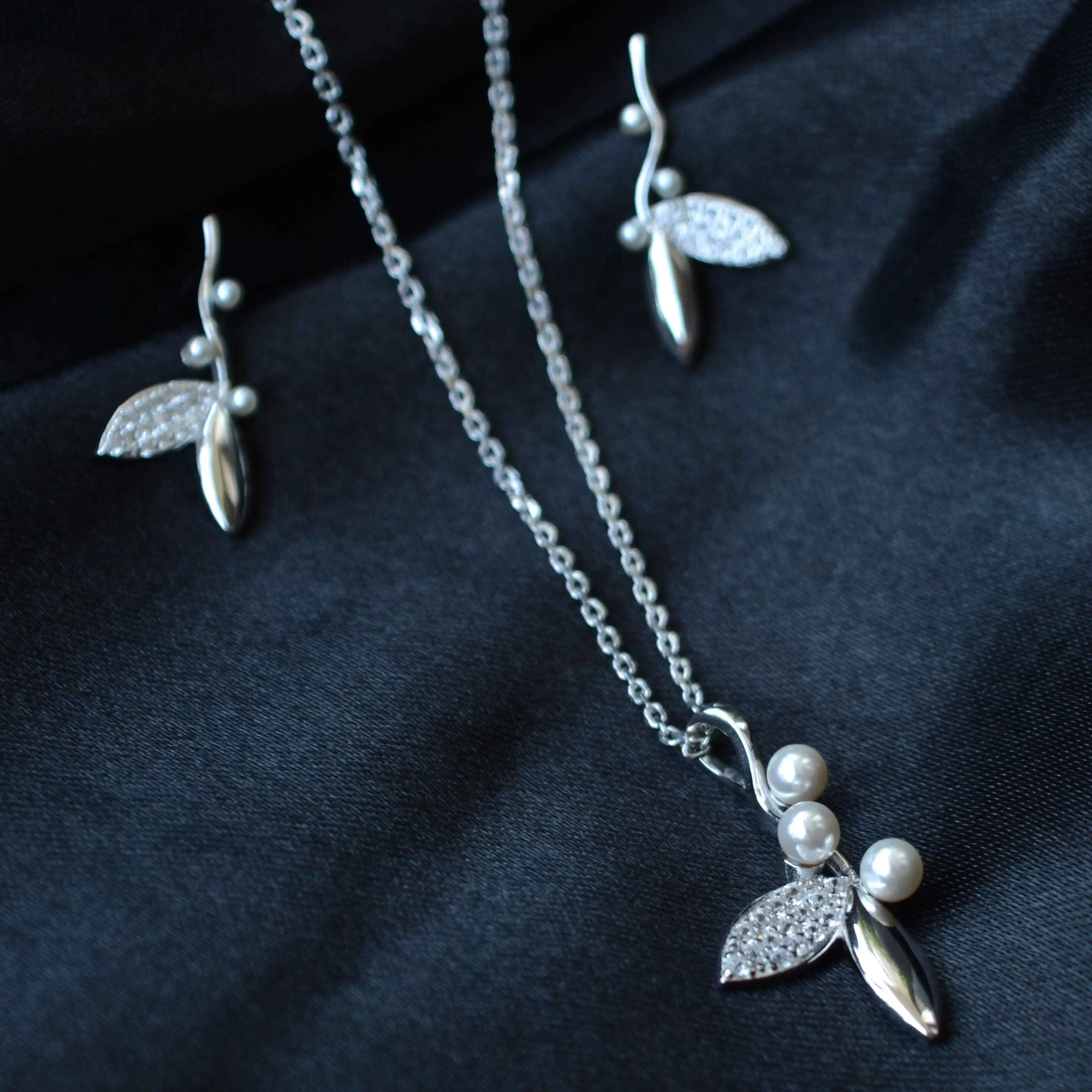 Silver Pearl Blossom Set